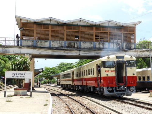 ミャンマー国鉄のキハ480形　RBE25100　試運転　Pazundaung　180525