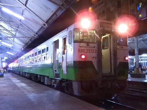 ミャンマーのJR東日本キハ40形　RBE25122　ヤンゴン環状線la8　ヤンゴン　20180525