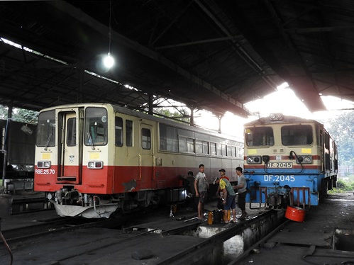 RBE2570　Mohnyin Locomotive Shed　16/12/13