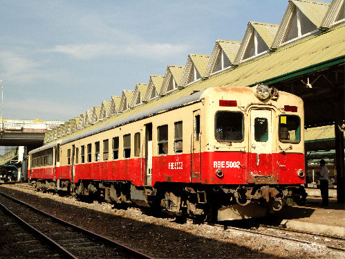 RBE5002（JR東日本キハ52 109）+RBE2567（平成筑豊鉄道101） Yangon 13/1/3