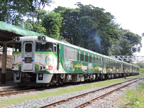 Kyaikto2 「Kyaikto Special Express Train」 RBEP5029+RBE5037+RBE5036+RBE5034+RBEP5030  Kyaikto　14/10/26