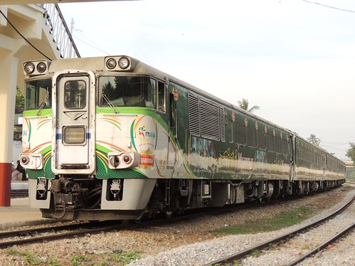 Kyaikto2 「Kyaikto Special Express Train」 RBEP5029+RBE5037+RBE5036+RBE5034+RBEP5030  Pa Zun Daung　14/12/21